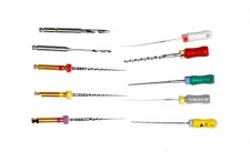 LIJEVO: strojni endodontski instrumenti - DESNO: ručni endodontski instrumenti